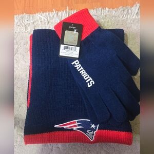 NWT | New England Patriots Navy and Red Scarf and Gloves
